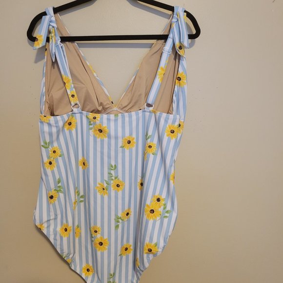 ONE PIECE SWIM SUIT - Picture 2 of 2